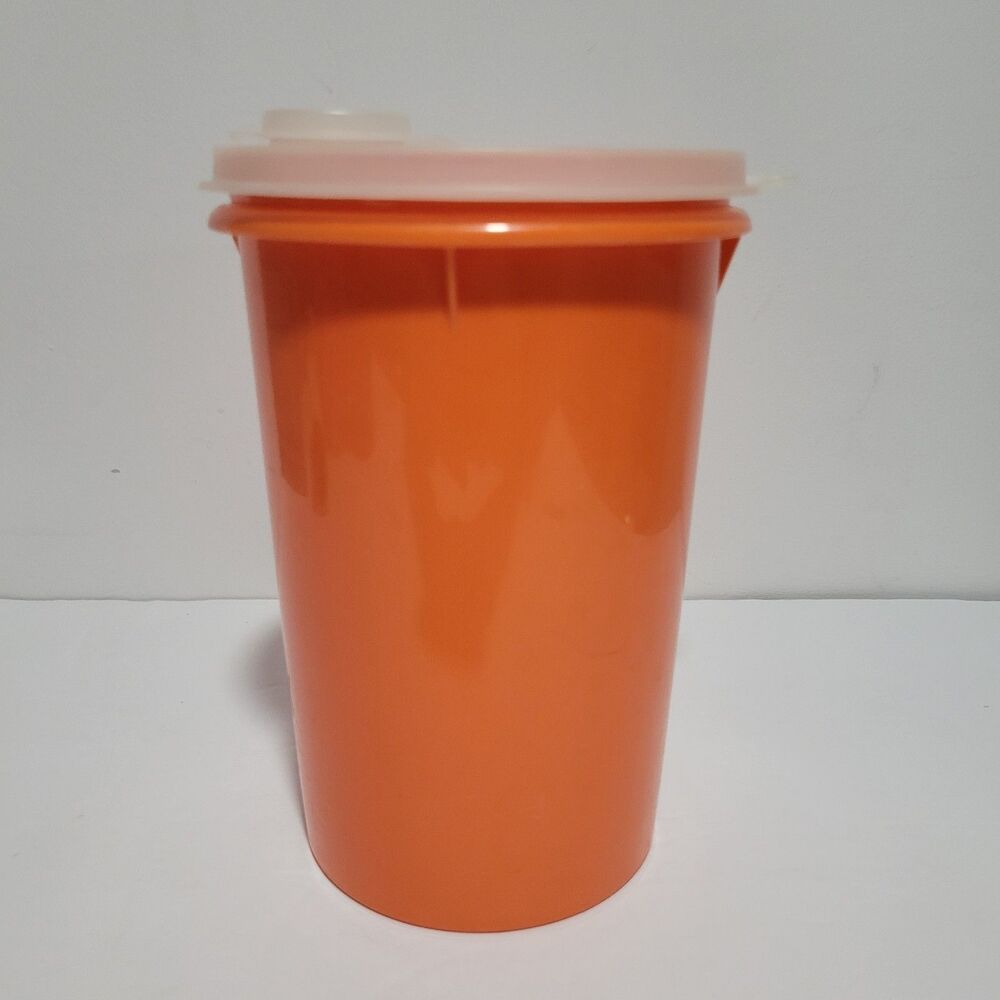 Vintage 1 QT Tupperware Beverage Container/Pitcher with Spout Lid ~Orange #321-7 - Picture 2 of 7
